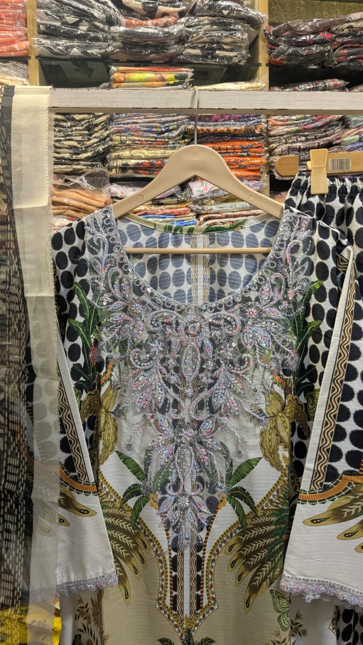 MARIA B INSPIRED HANDWORK 3 PIECE SUIT ✨🌸