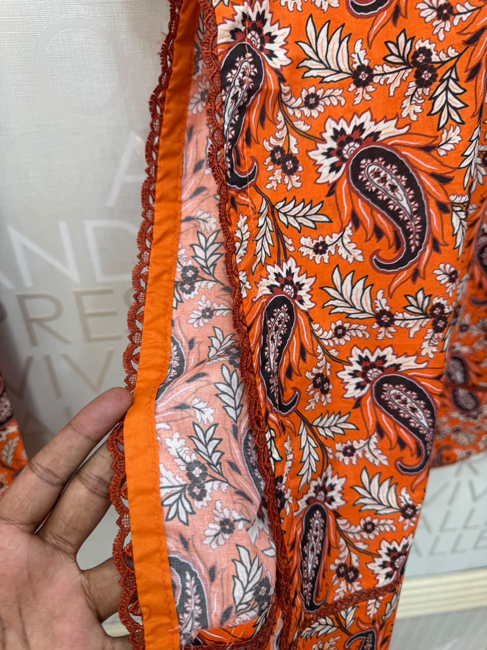 Zebaish Premium Lawn 3 Piece Suit ✨