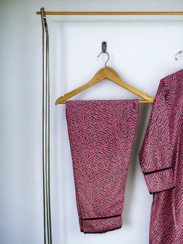 PRICE 1799/-《》🧵KN PINK ZEBRA DIGITAL🪡 زیبرا ڈیجیٹل🧵 || SELF JACQUARD