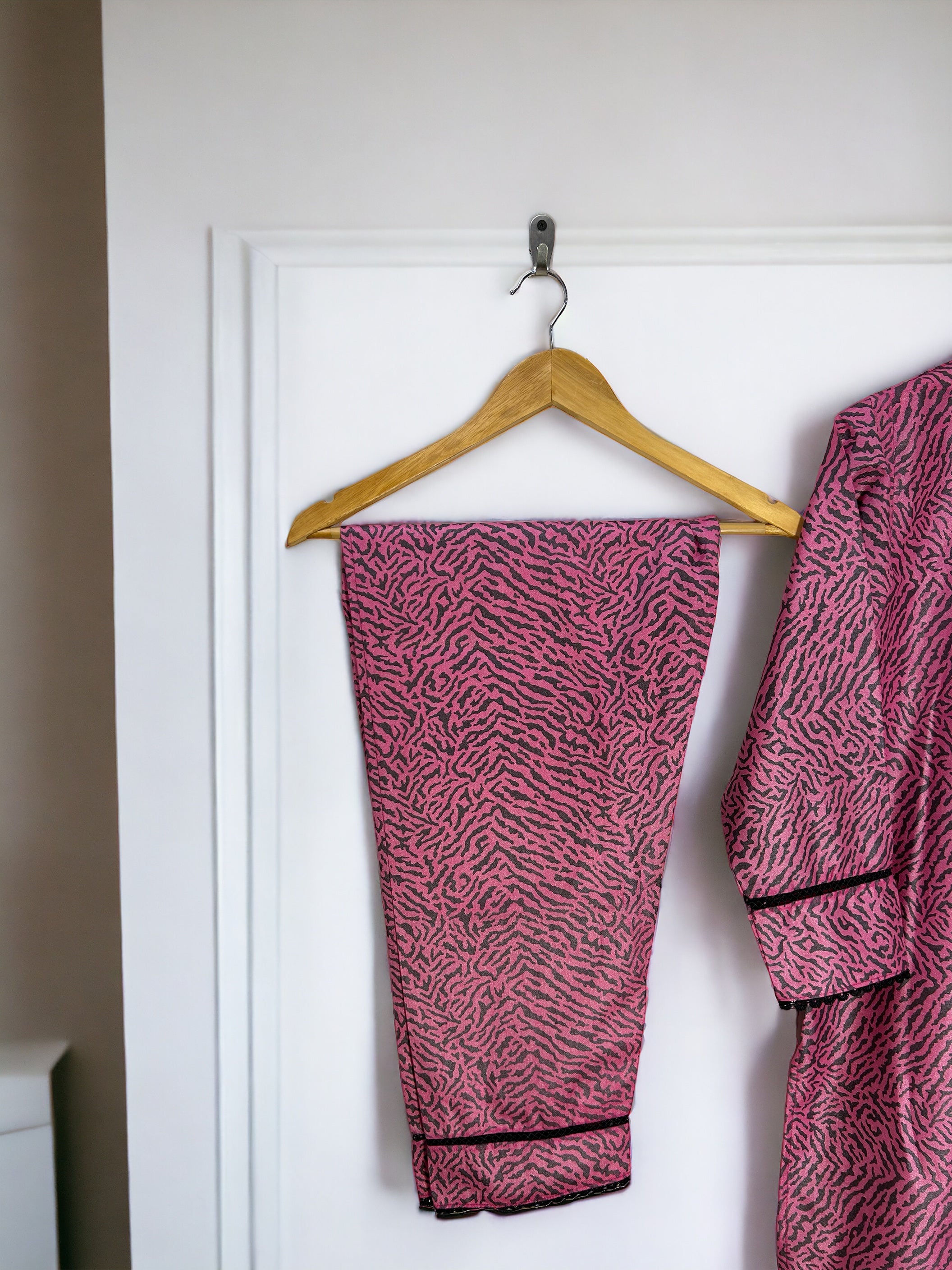PRICE 1799/-《》🧵KN PINK ZEBRA DIGITAL🪡 زیبرا ڈیجیٹل🧵 || SELF JACQUARD