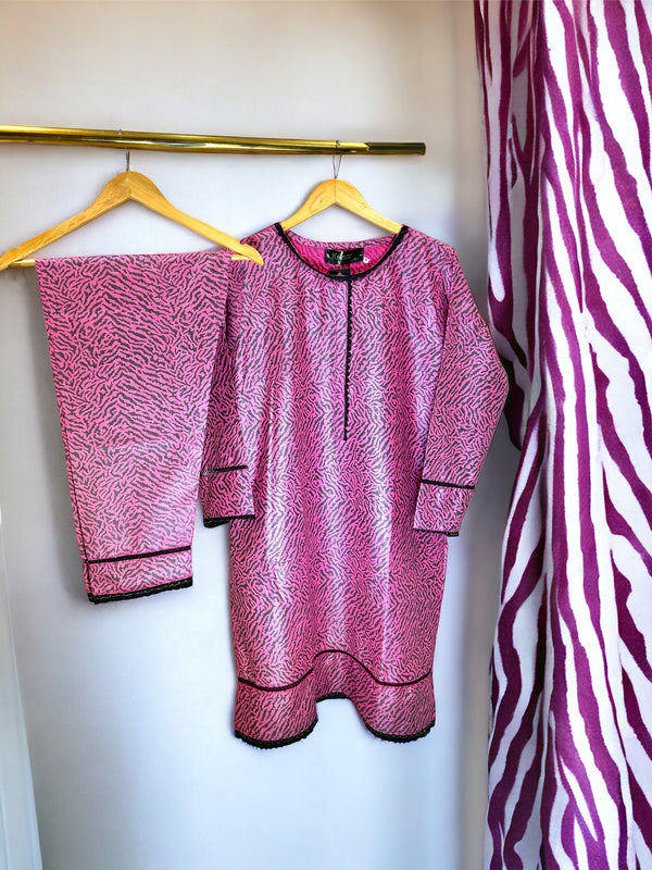 PRICE 1799/-《》🧵KN PINK ZEBRA DIGITAL🪡 زیبرا ڈیجیٹل🧵 || SELF JACQUARD