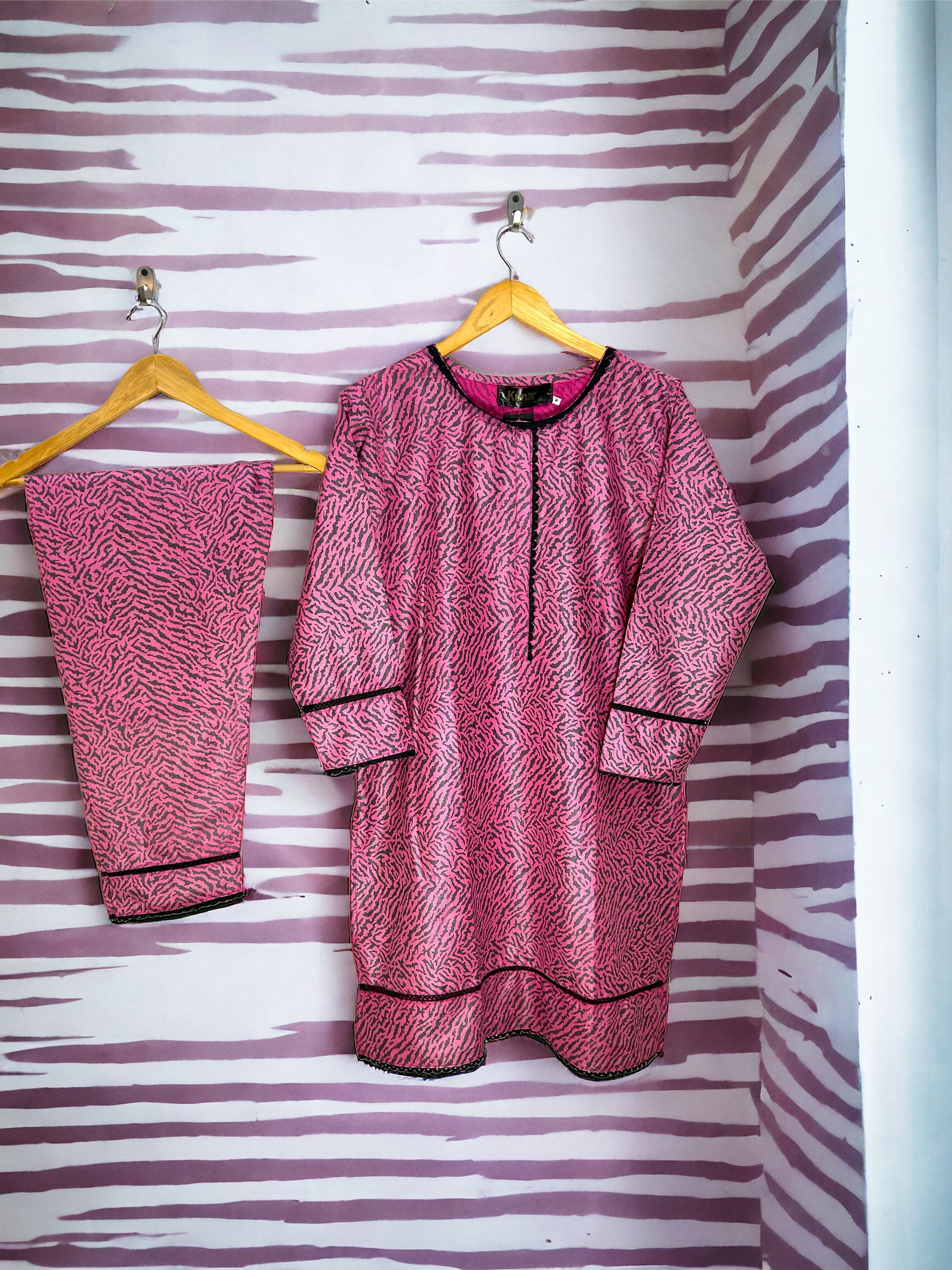PRICE 1799/-《》🧵KN PINK ZEBRA DIGITAL🪡 زیبرا ڈیجیٹل🧵 || SELF JACQUARD