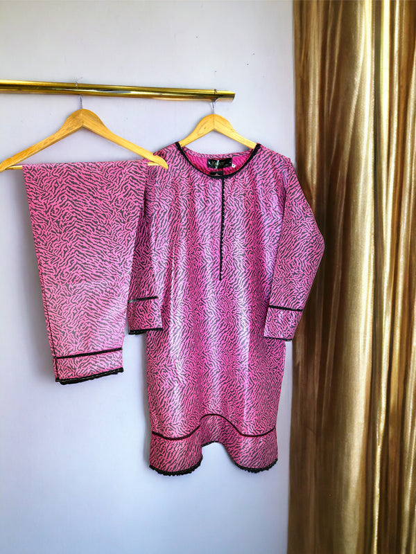 PRICE 1799/-《》🧵KN PINK ZEBRA DIGITAL🪡 زیبرا ڈیجیٹل🧵 || SELF JACQUARD