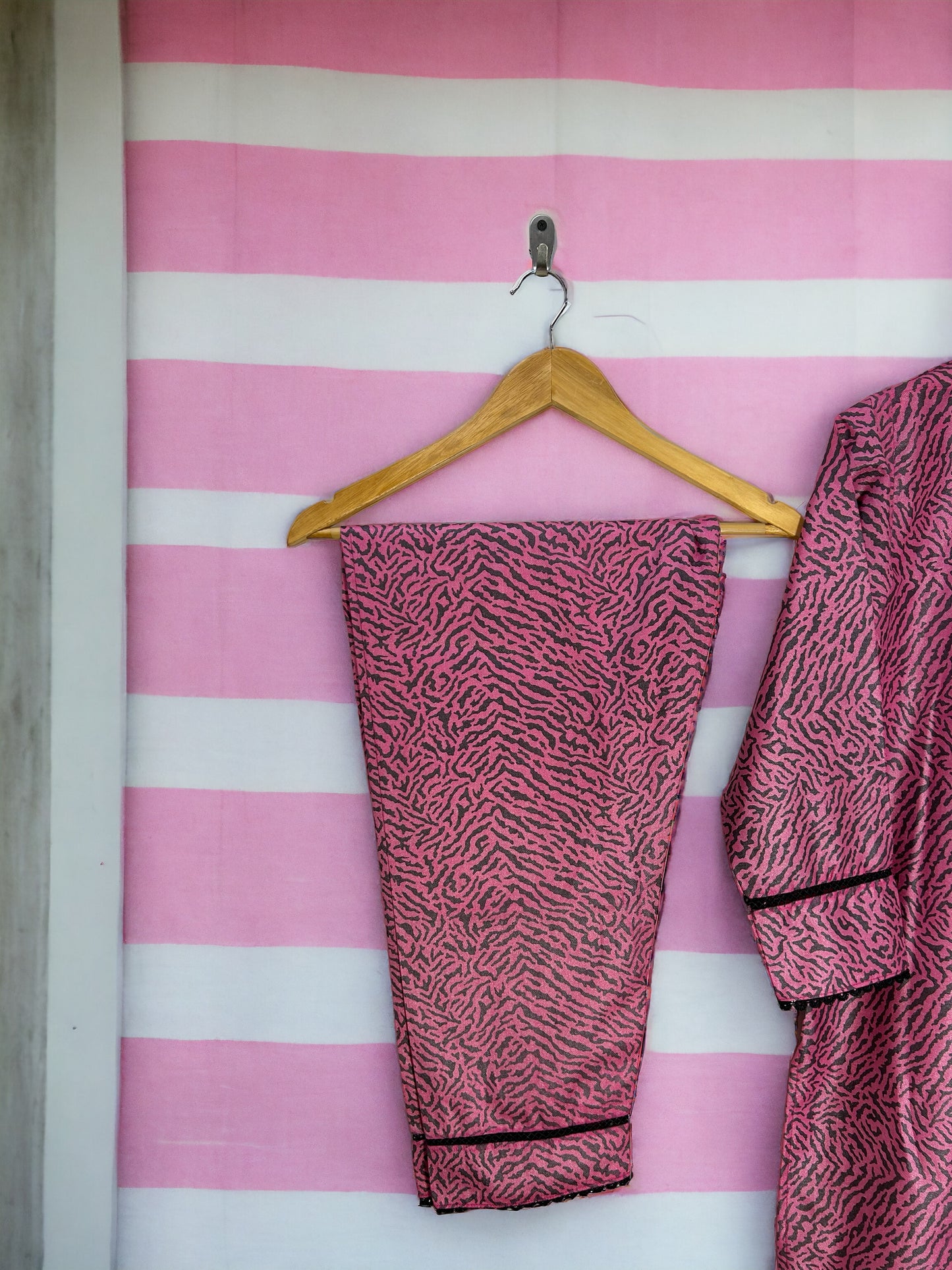 PRICE 1799/-《》🧵KN PINK ZEBRA DIGITAL🪡 زیبرا ڈیجیٹل🧵 || SELF JACQUARD