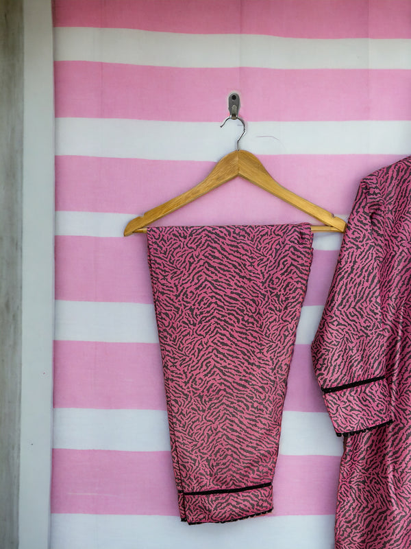 PRICE 1799/-《》🧵KN PINK ZEBRA DIGITAL🪡 زیبرا ڈیجیٹل🧵 || SELF JACQUARD