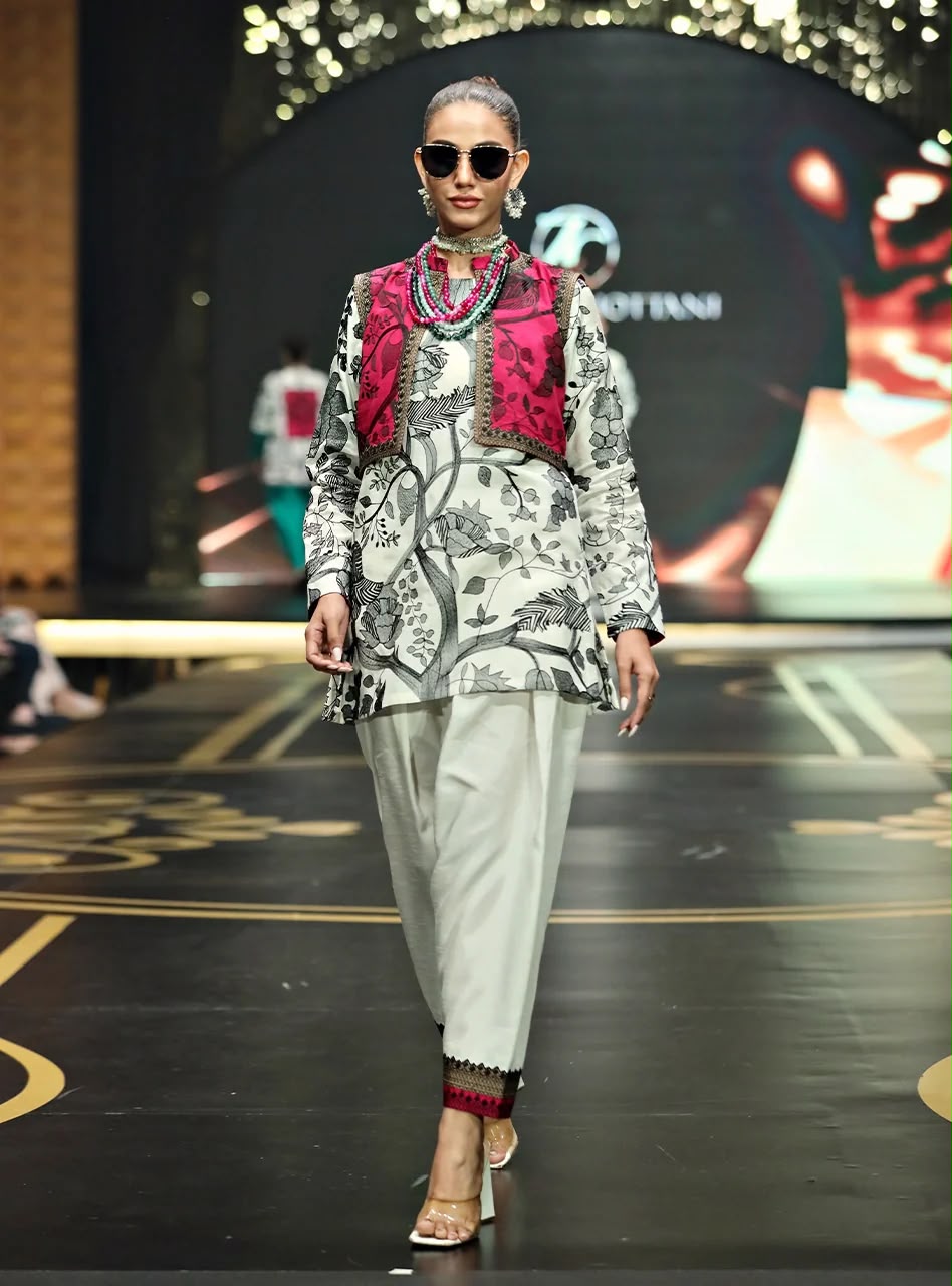 FIHA INSPIRED BY ZAINAB CHOTTANI | KOTI 3-PIECE CO-ORD SET