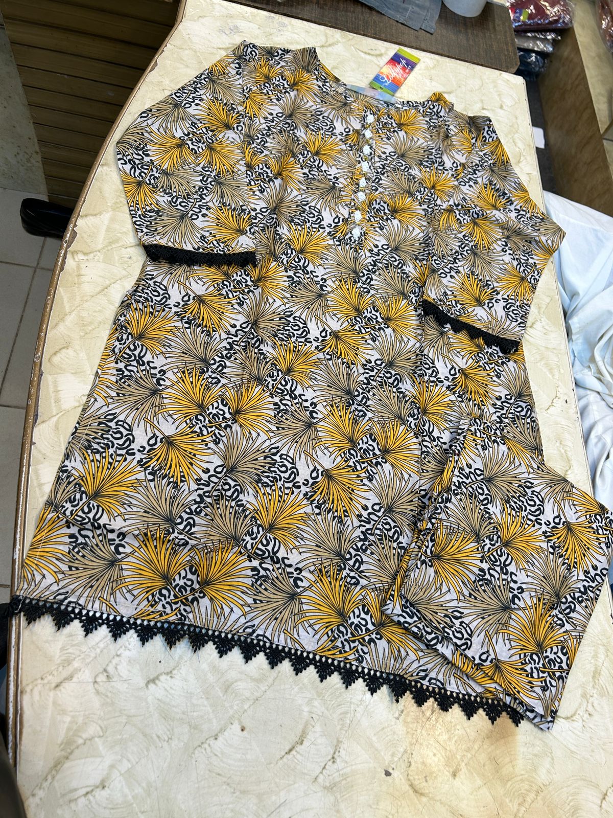 LP VELLO DIGITAL HANDWORKED