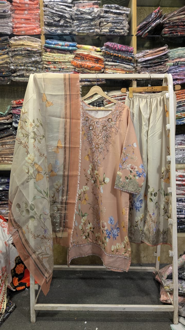 MARIA B INSPIRED HANDWORK 3 PIECE SUIT ✨🌸