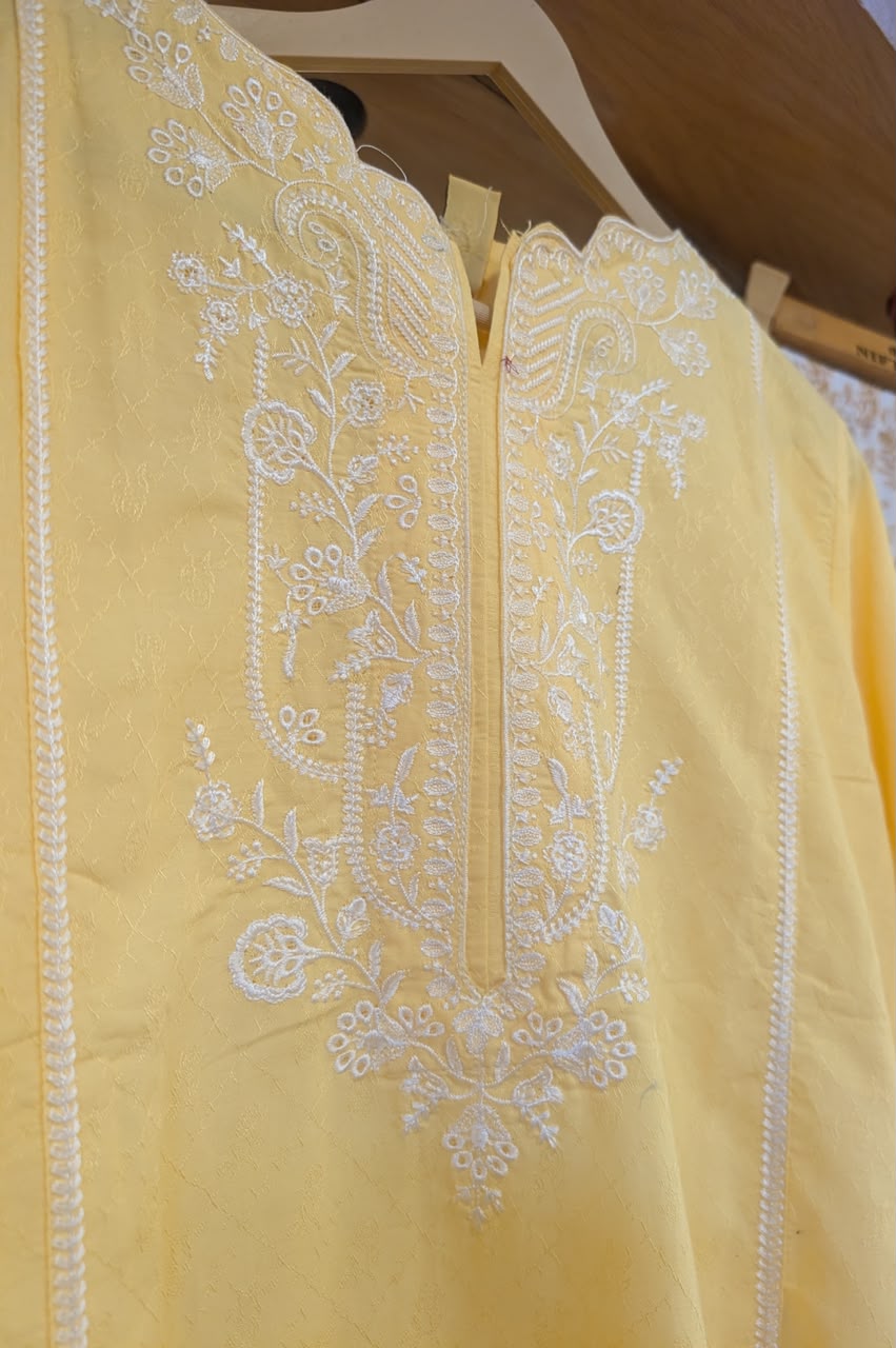 🌼 Self Jacquard Lawn Chicken Kari – Premium 2 Piece Suit