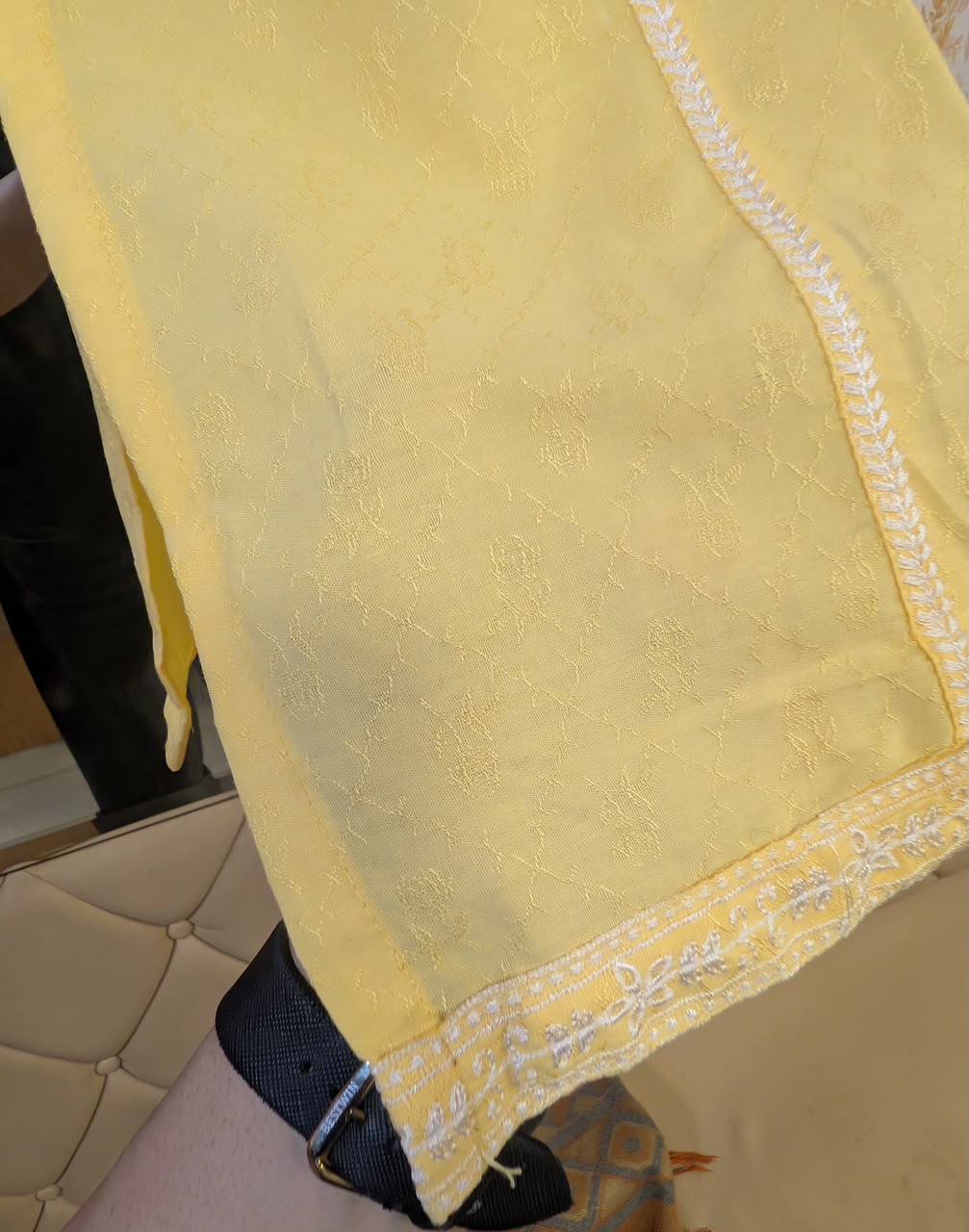 🌼 Self Jacquard Lawn Chicken Kari – Premium 2 Piece Suit