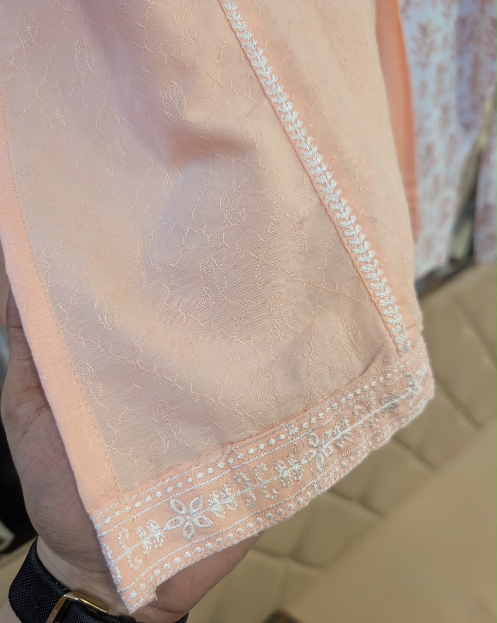 🌼 Self Jacquard Lawn Chicken Kari – Premium 2 Piece Suit