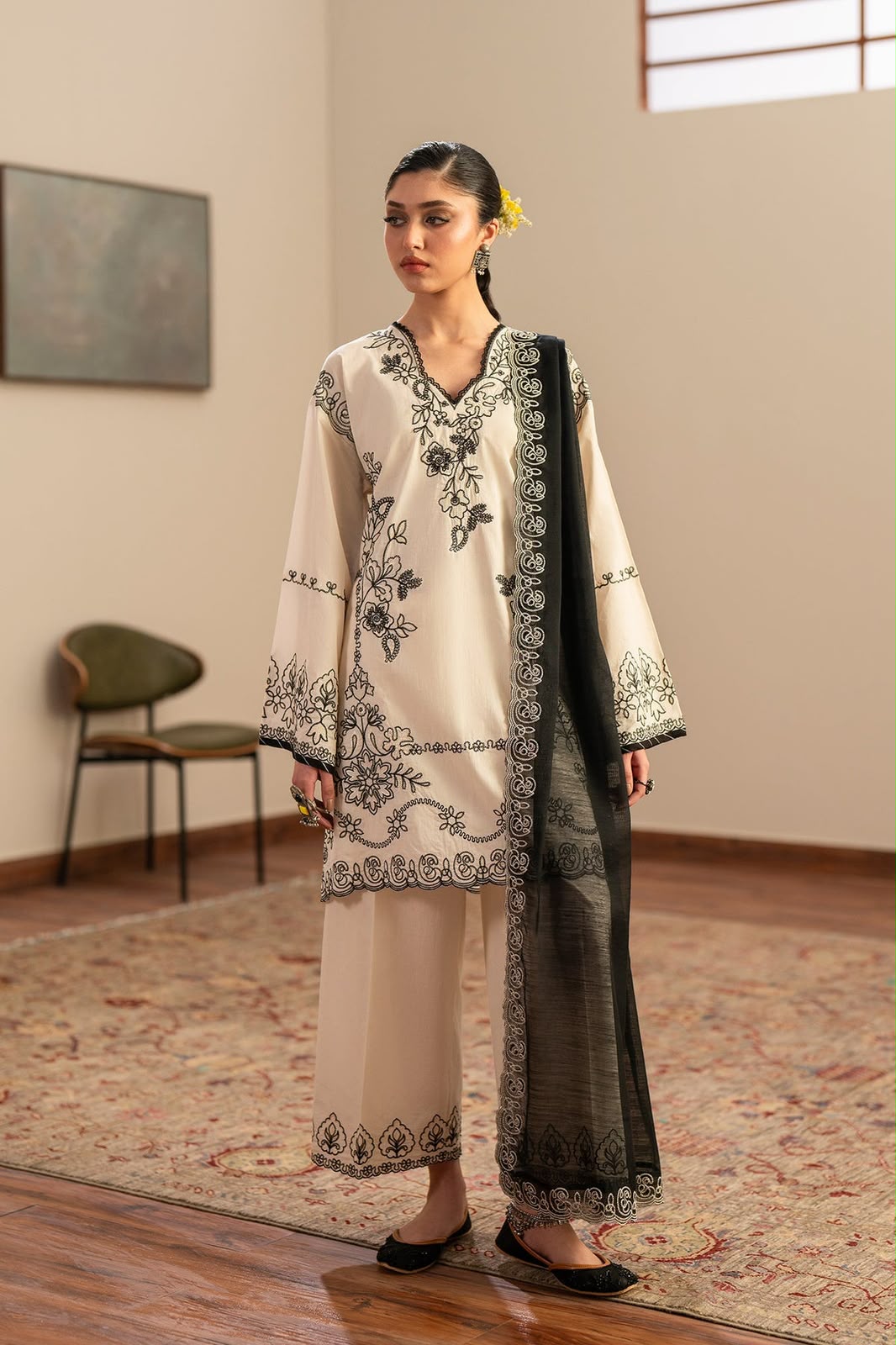 ✨ ETHNC WOMEN EMB 3 PIECE SUIT ✨