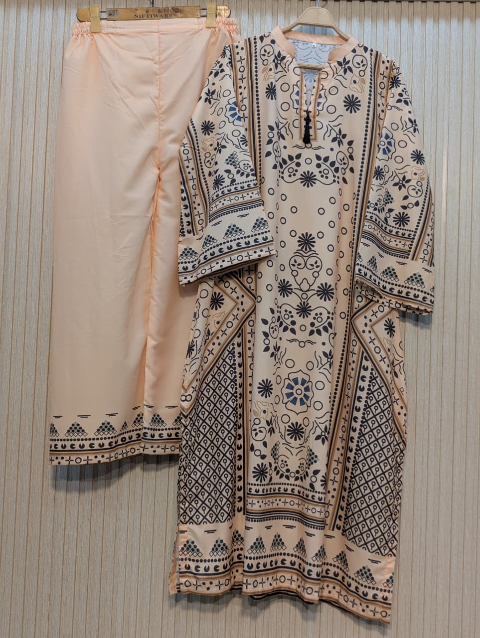 LULUSAR INSPIRED PASSU KAFTAN – 2 Piece Suit