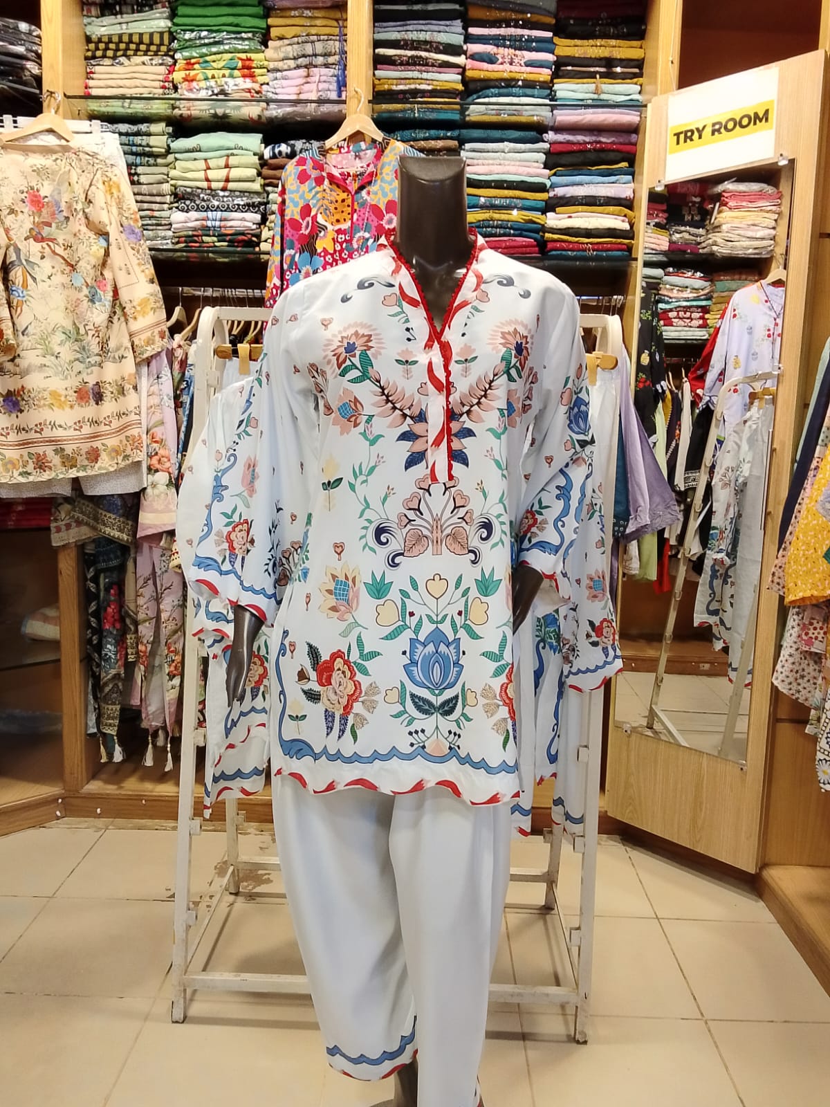 ✨ MUZANG WHITE FARSHI MASTER 2 PIECE SUIT ✨